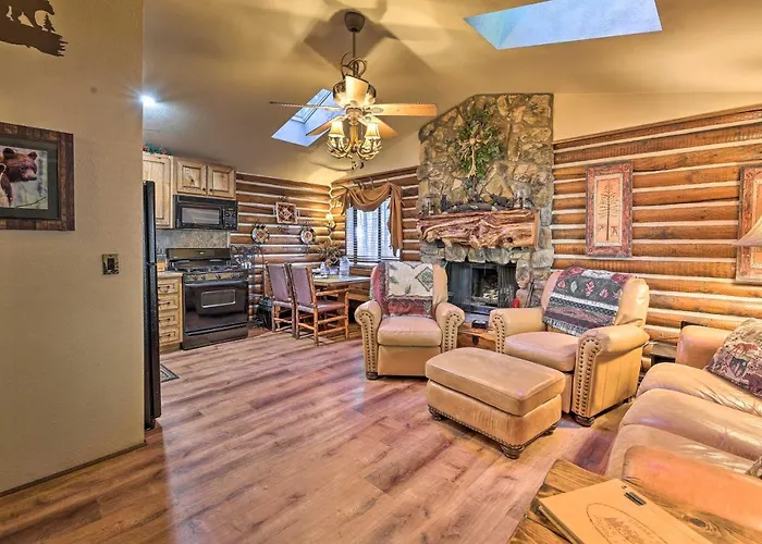 Family & Dog Friendly: Rustic Lakeside *