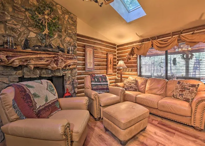Family & Dog Friendly: Rustic Lakeside