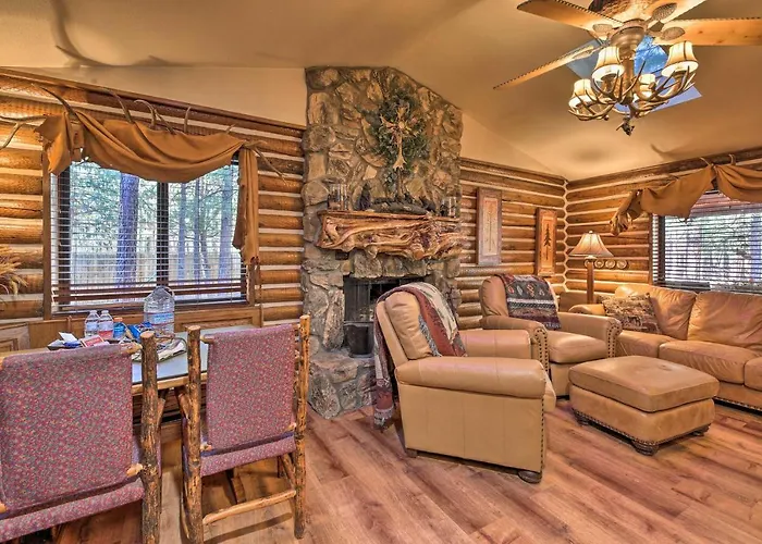 Family & Dog Friendly: Rustic Lakeside Pinetop-Lakeside