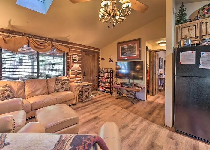 Family & Dog Friendly: Rustic Lakeside *