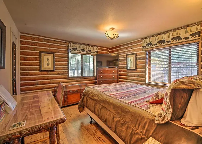 Family & Dog Friendly: Rustic Lakeside *