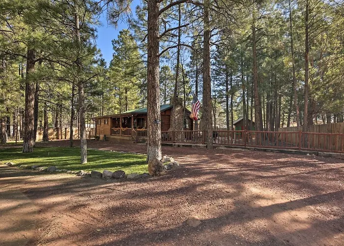 Family & Dog Friendly: Rustic Lakeside Holiday home *